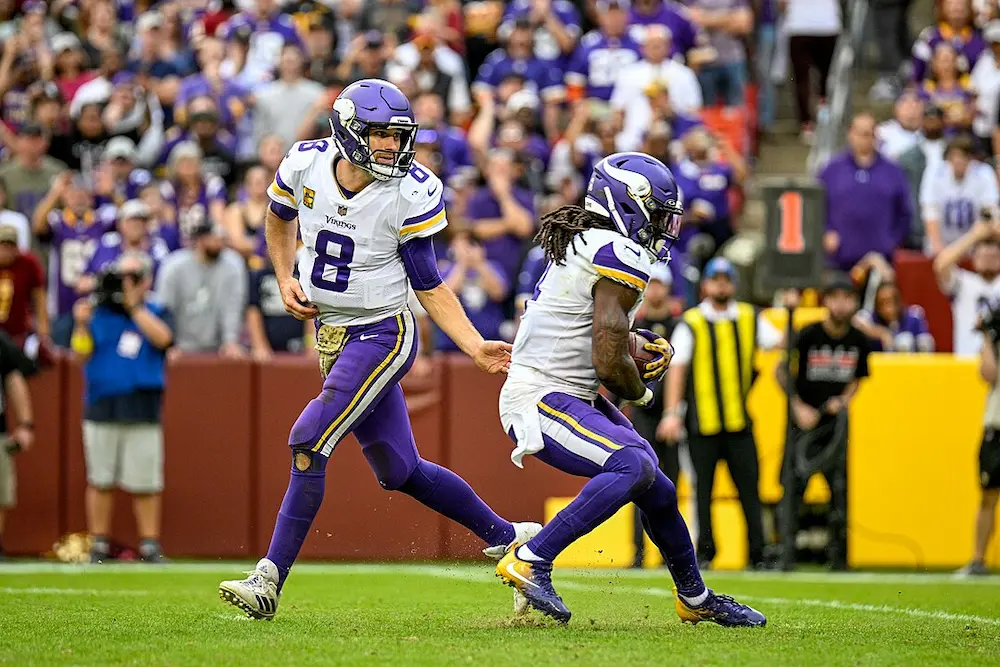 1080px-Kirk_Cousins_&_Dalvin_Cook_Vikings_NOV2022