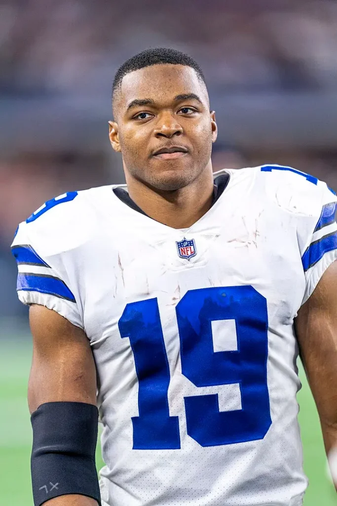 720px-Amari_Cooper_Dallas_Cowboys_2021